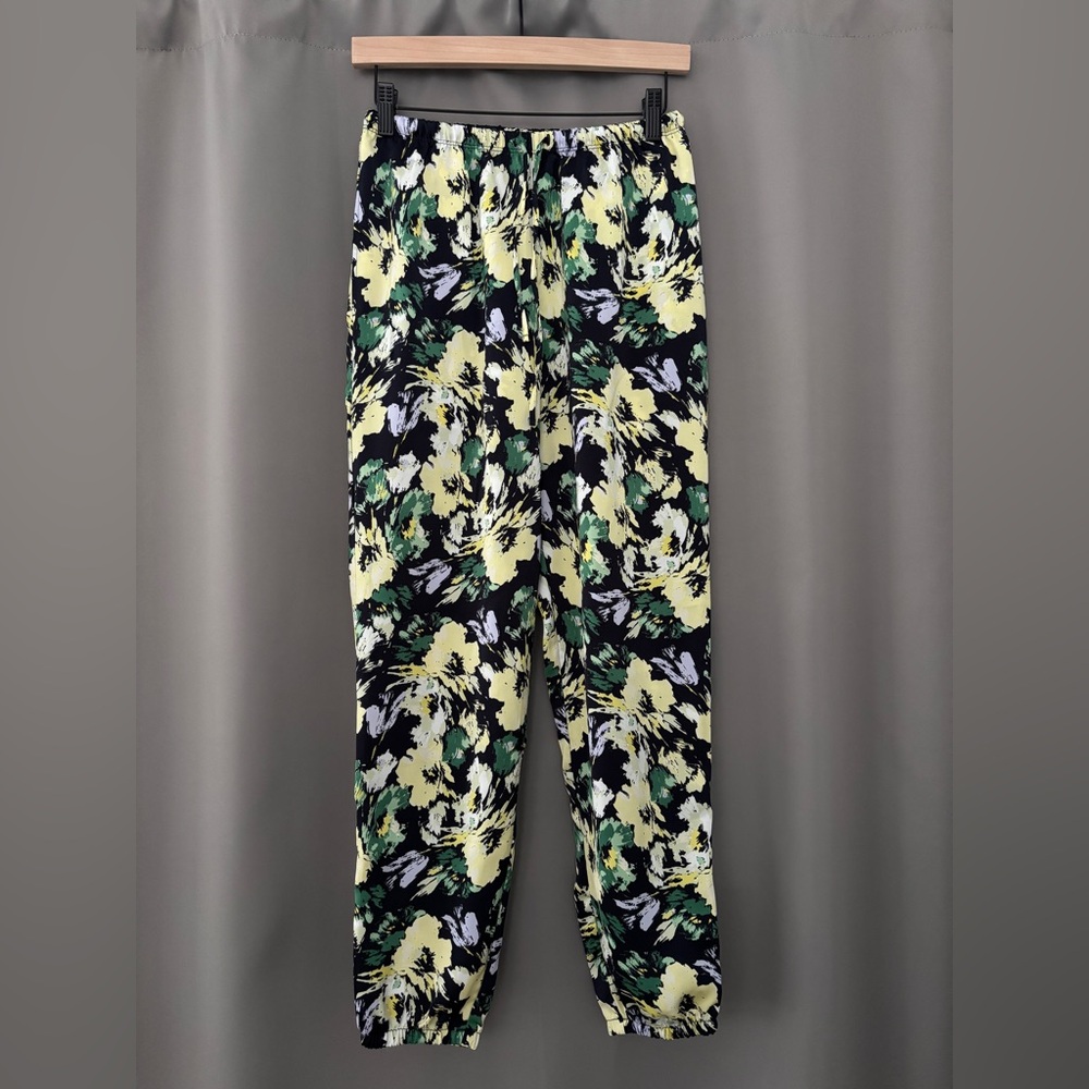 Uniqlo Black Floral Print Elastic-Waist Joggers